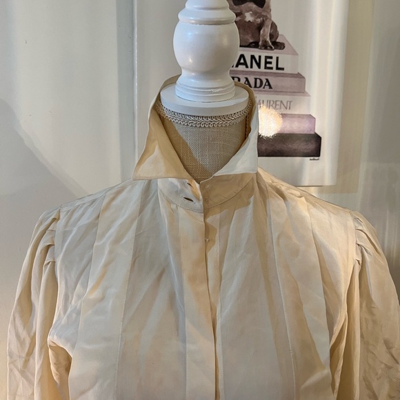 100% Silk Cream Victorian Blouse Size S - Picture 3 of 3